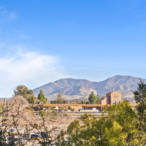 Enjoy mountain views and nearby hikes on Mt. Diablo Enjoy mountain views and nearby hikes on Mt. Diablo